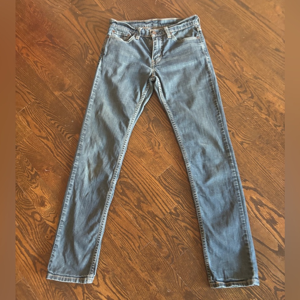 Levi’s boot cut thin summery denim 
Men’s 28/32